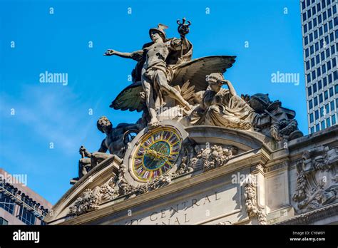 the sculpture above grand central